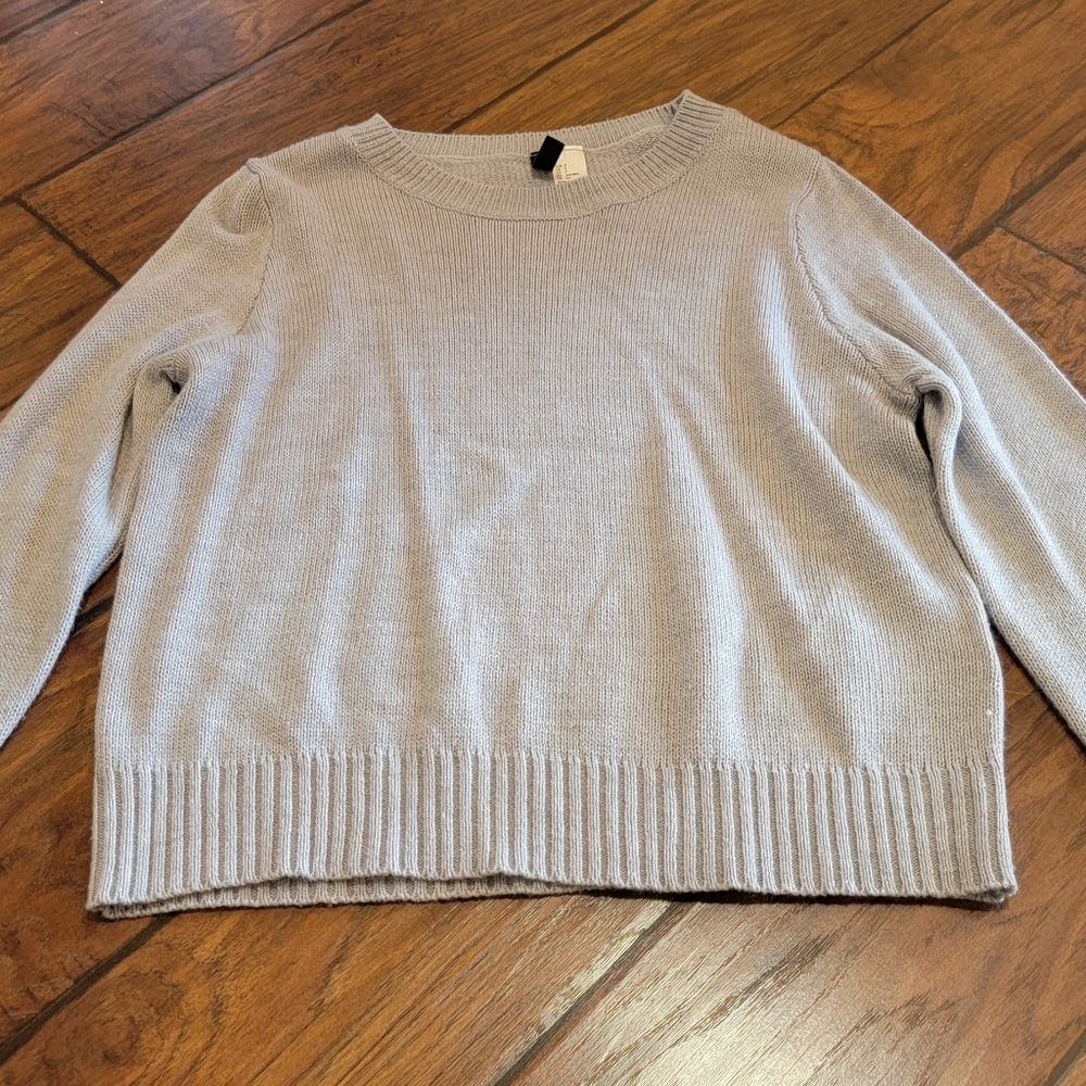 H&M sweater - Picture 2 of 6